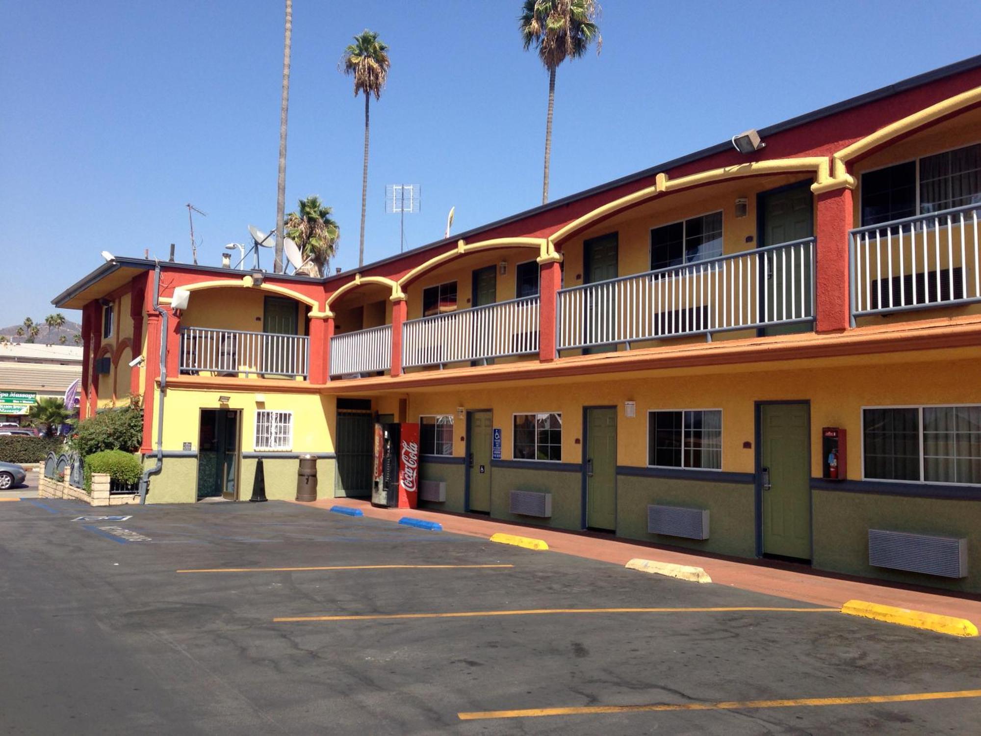 Economy Inn Hollywood — Photos 2